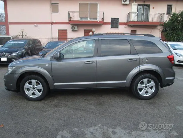Fiat Freemont 2012 photo 2
