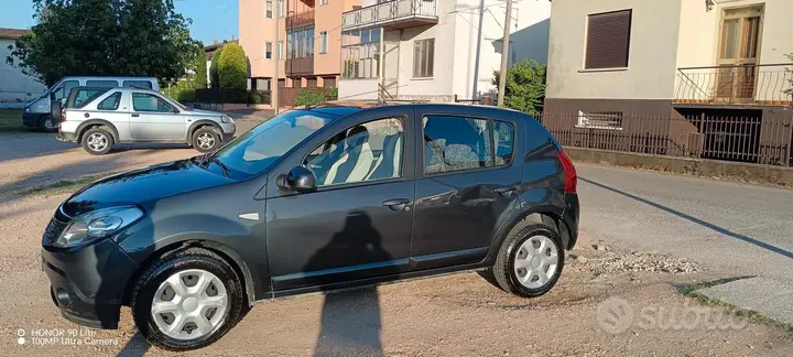 Dacia Sandero 2009 photo 2