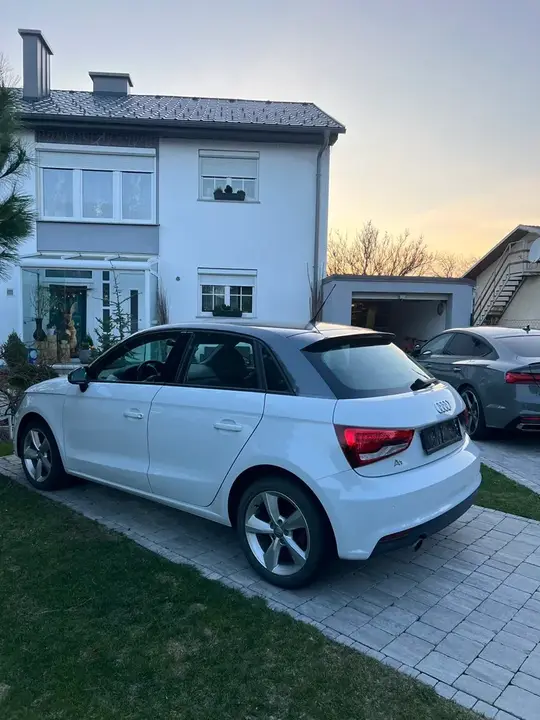 Audi A1 2015 photo 2