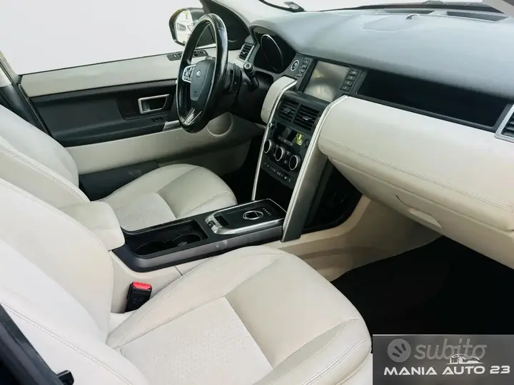 Land Rover Discovery Sport 2017 photo 4