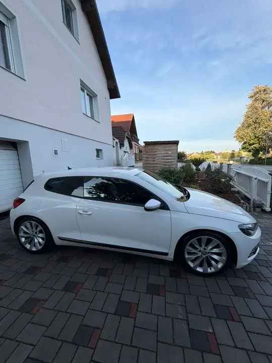Volkswagen Scirocco 2009 photo 2