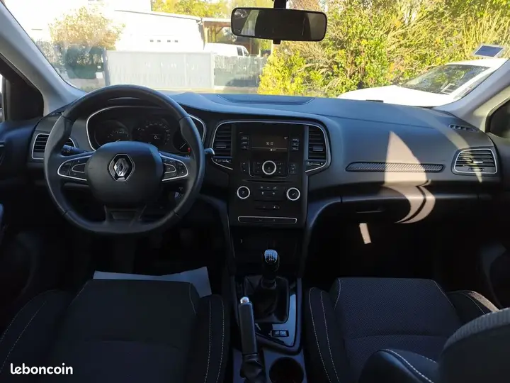 Renault Megane 2019 photo 5