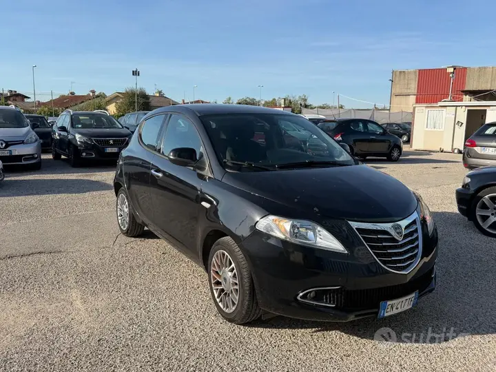 Lancia Ypsilon 2012 photo 2