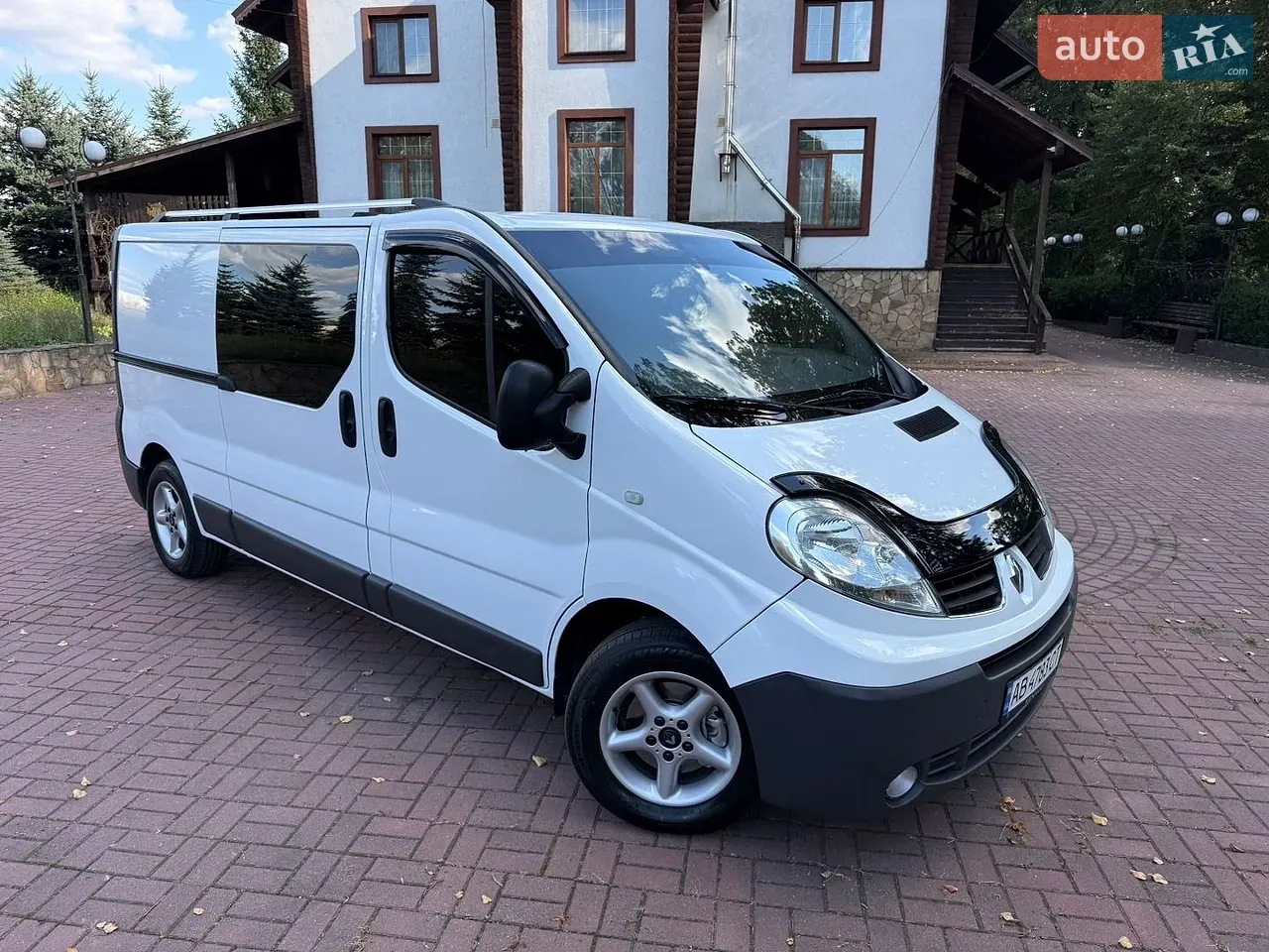 Renault Trafic 2012 photo 3