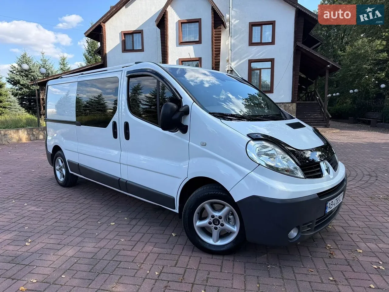Renault Trafic 2012 photo 2