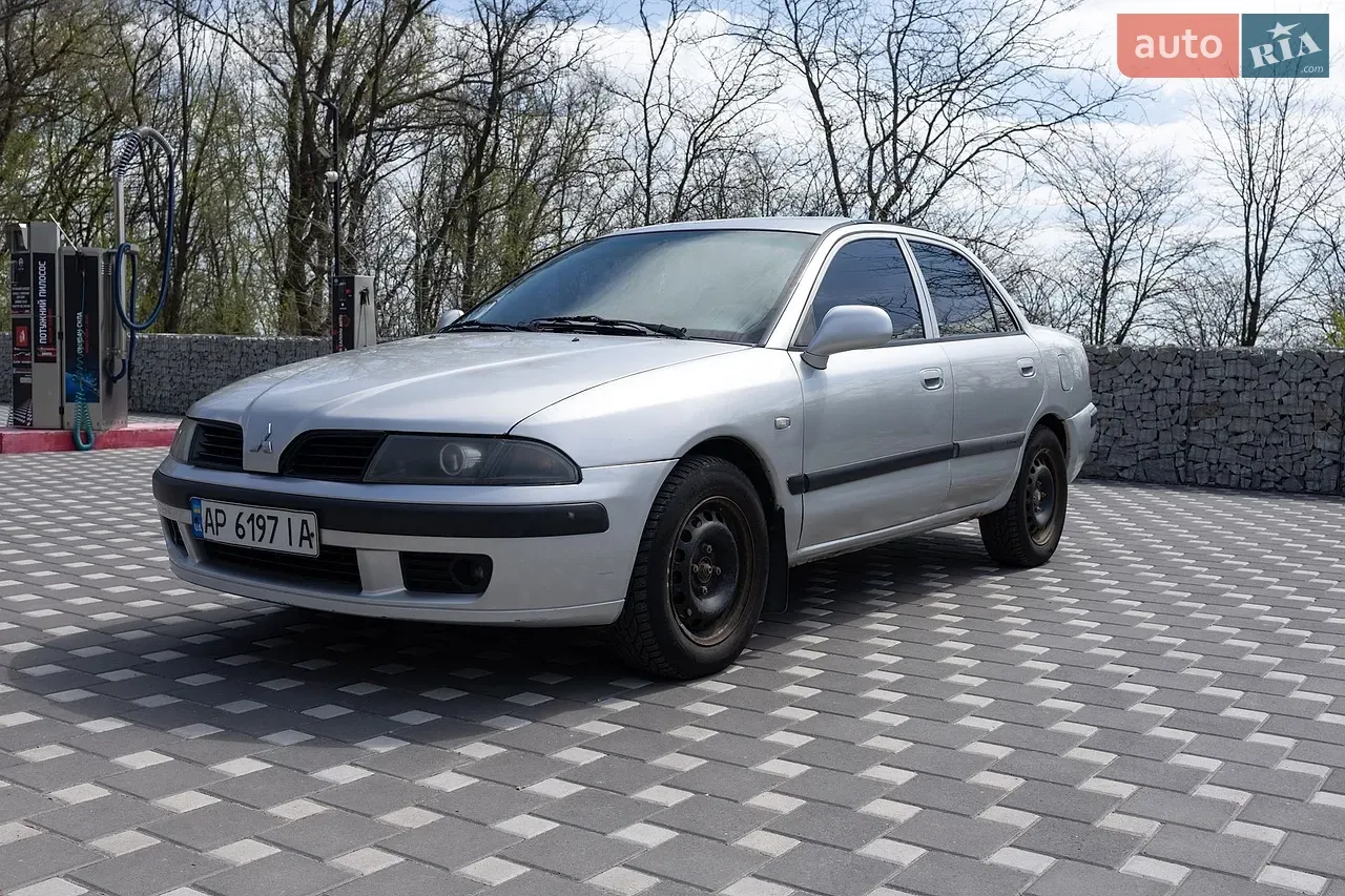 Mitsubishi Carisma 2002 photo 2
