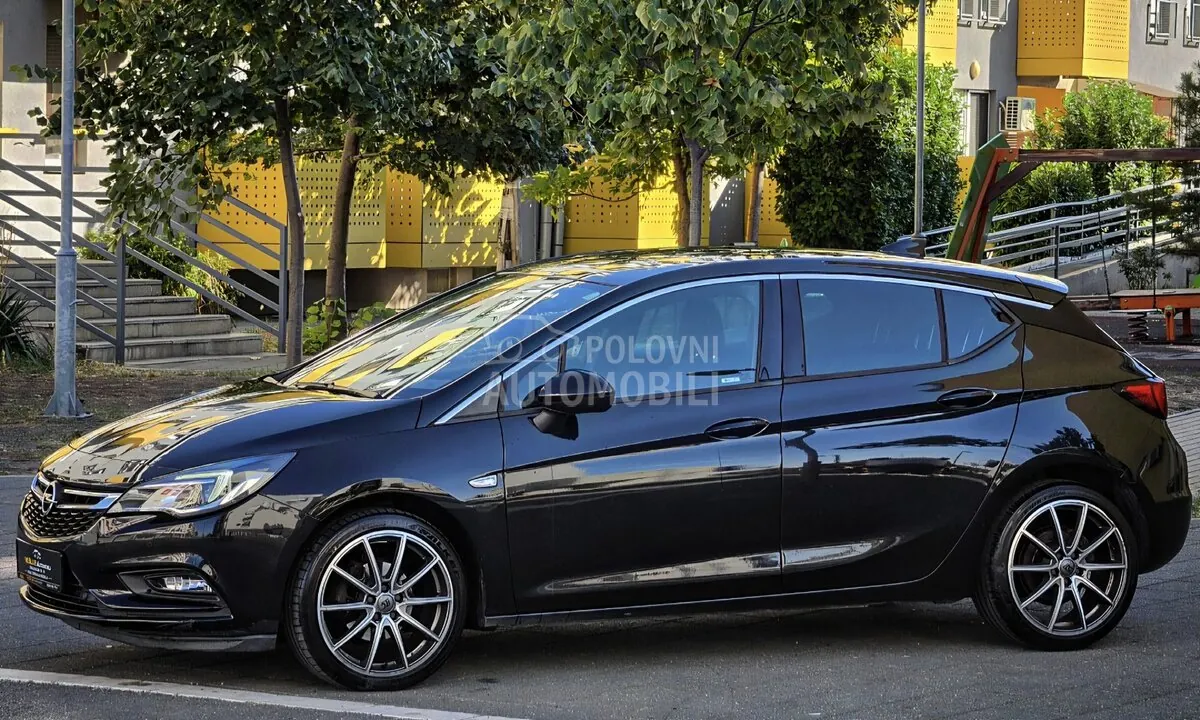 Opel Astra K 2016 photo 2