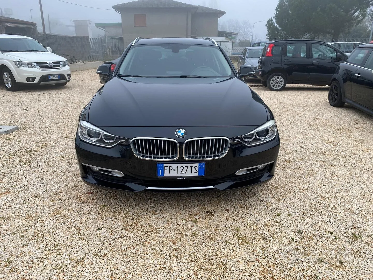 BMW 318 2014 photo 2