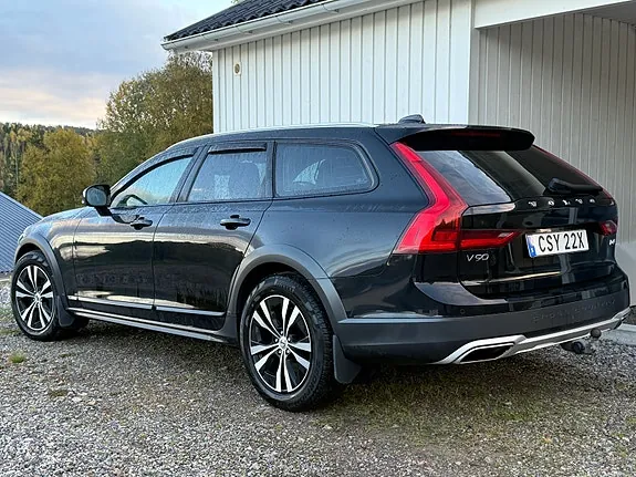 Volvo V90 Cross Country
