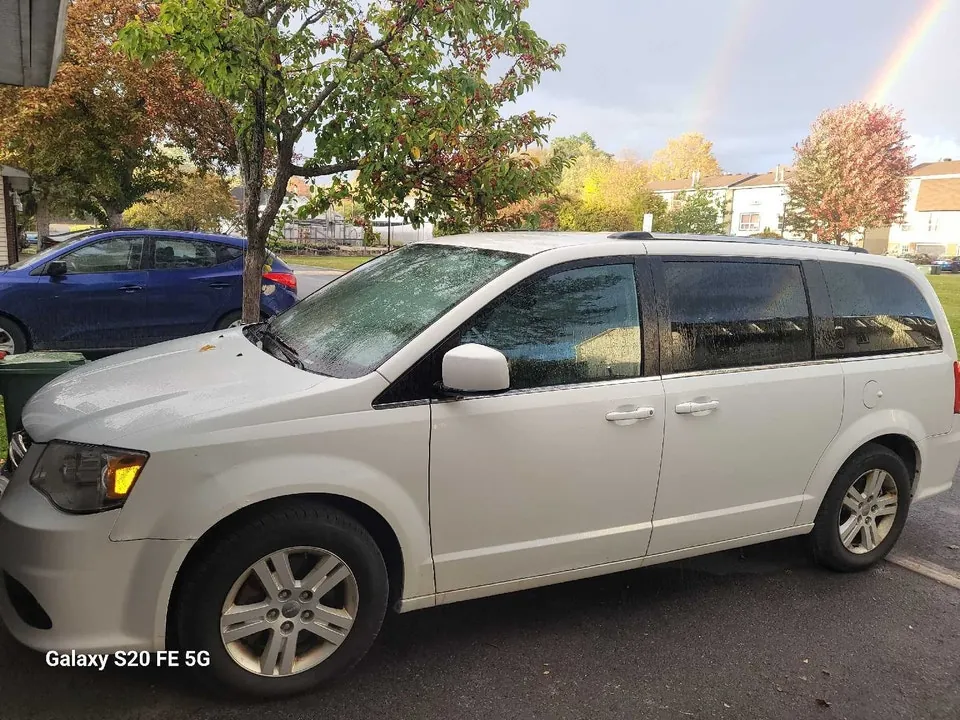 Dodge Grand Caravan 2018 photo 2