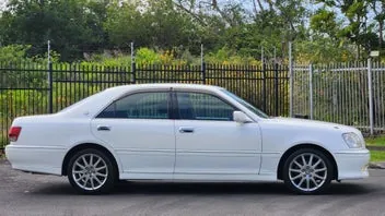 Toyota Crown 2003 photo 3