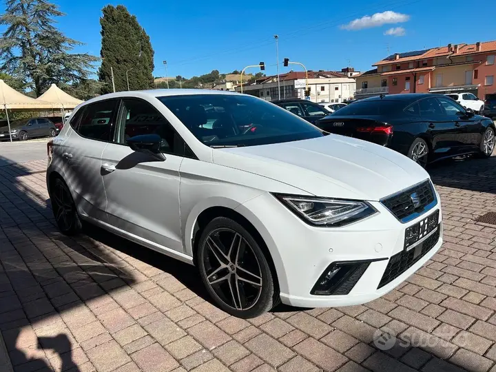 Seat Ibiza 2023 photo 2