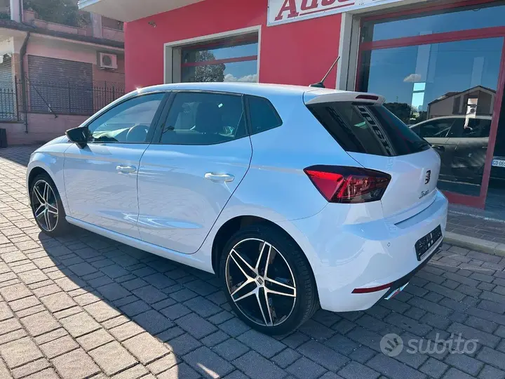Seat Ibiza 2023 photo 4