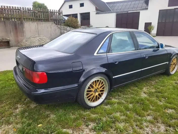 Audi A8 1995 photo 2