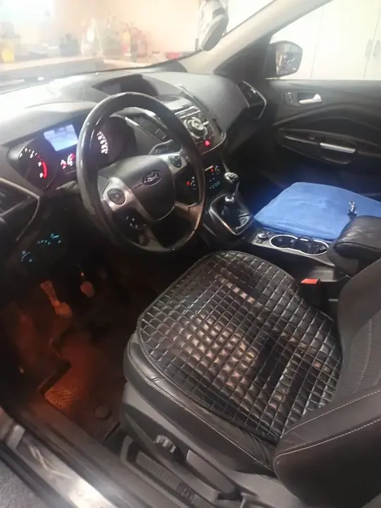 Ford Kuga 2013 photo 2