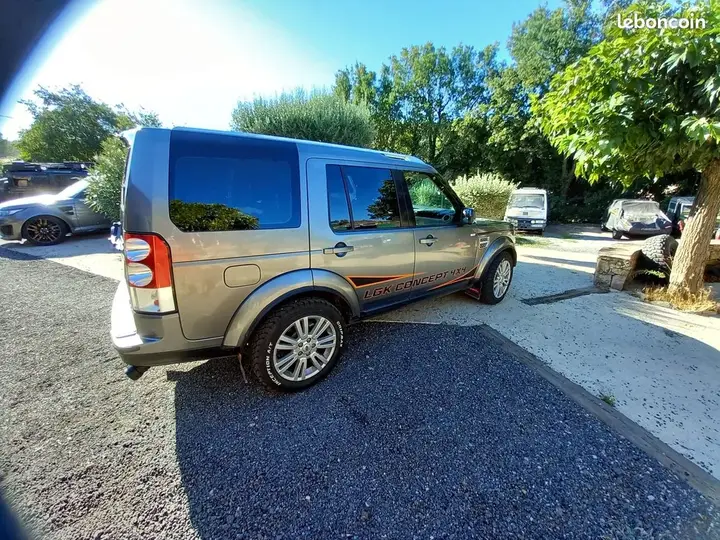 Land Rover Discovery 2009 photo 2