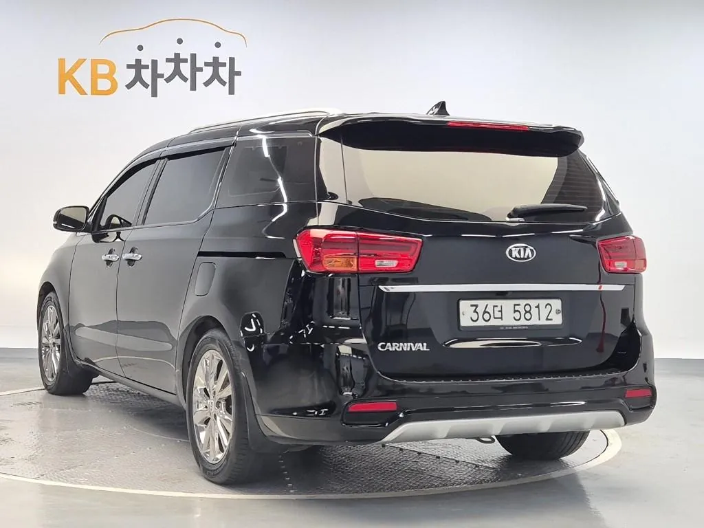 Kia Carnival 2019 photo 2