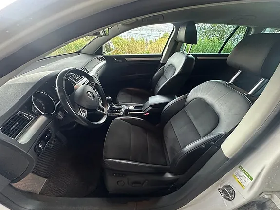 Skoda Superb 2014 photo 5