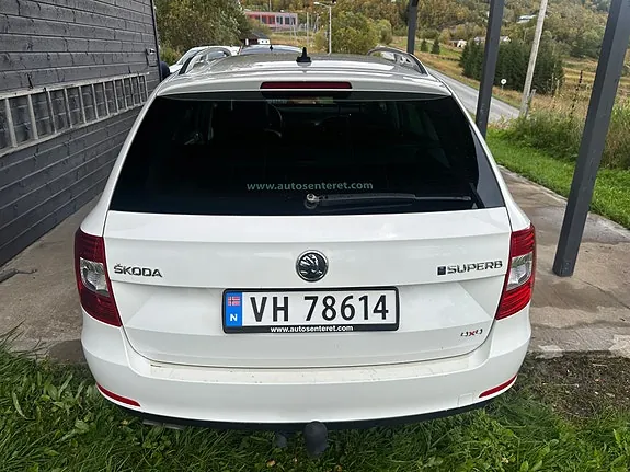 Skoda Superb 2014 photo 4