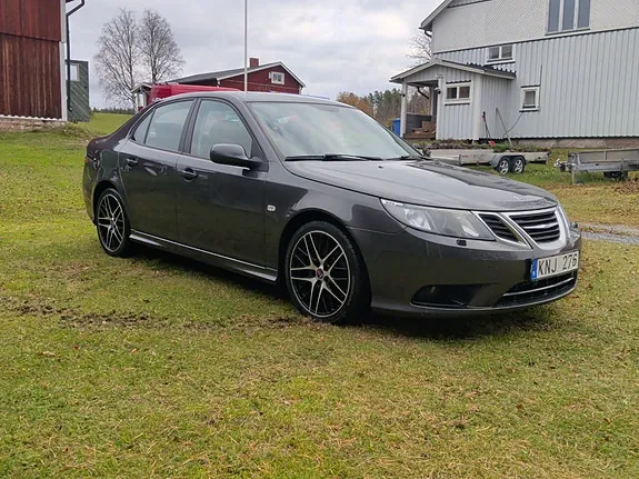 Saab 9-3 2010 photo 2