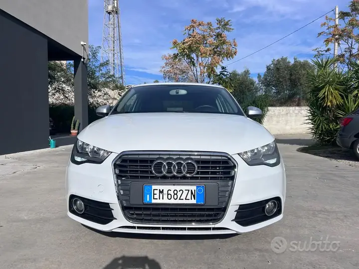 Audi A1 2012 photo 2