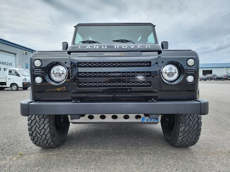 Land Rover Defender 2009 photo 2