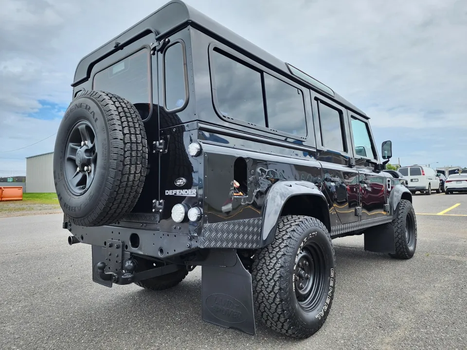 Land Rover Defender 2009 photo 5