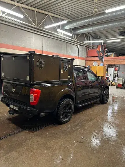 Nissan Navara 2017 photo 2