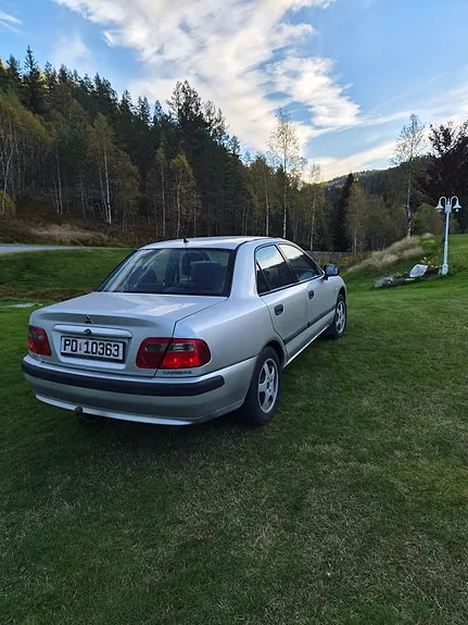 Mitsubishi Carisma 2000 photo 5