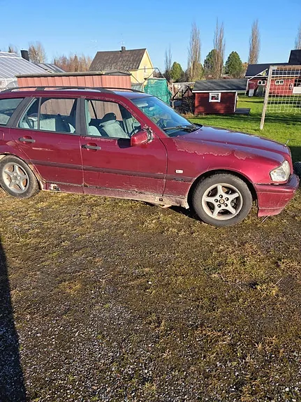 Mercedes-Benz C200 1999 photo 2