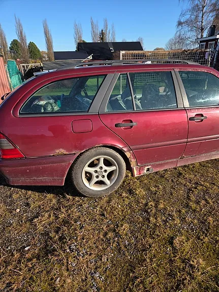 Mercedes-Benz C200