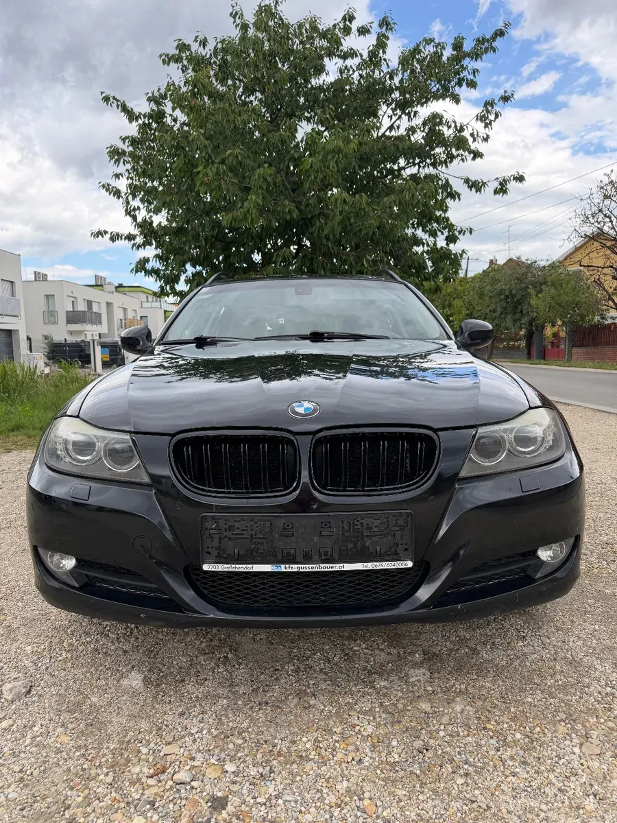 BMW 3 Series 2009 photo 2