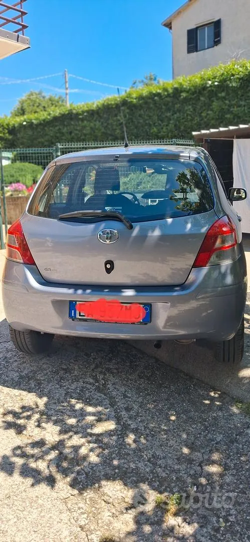 Toyota Yaris 2010 photo 2