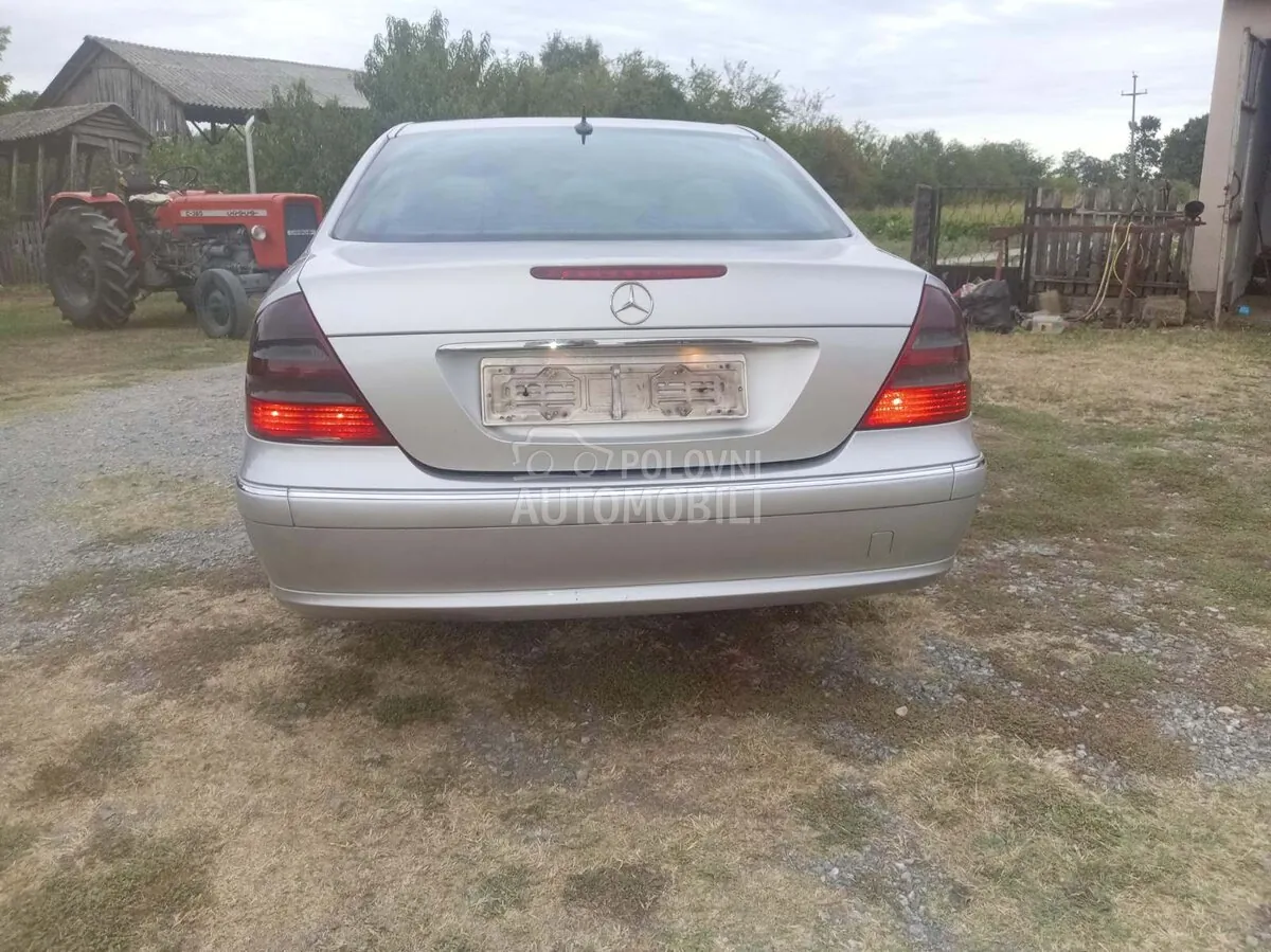 Mercedes-Benz E 220 2003 photo 5