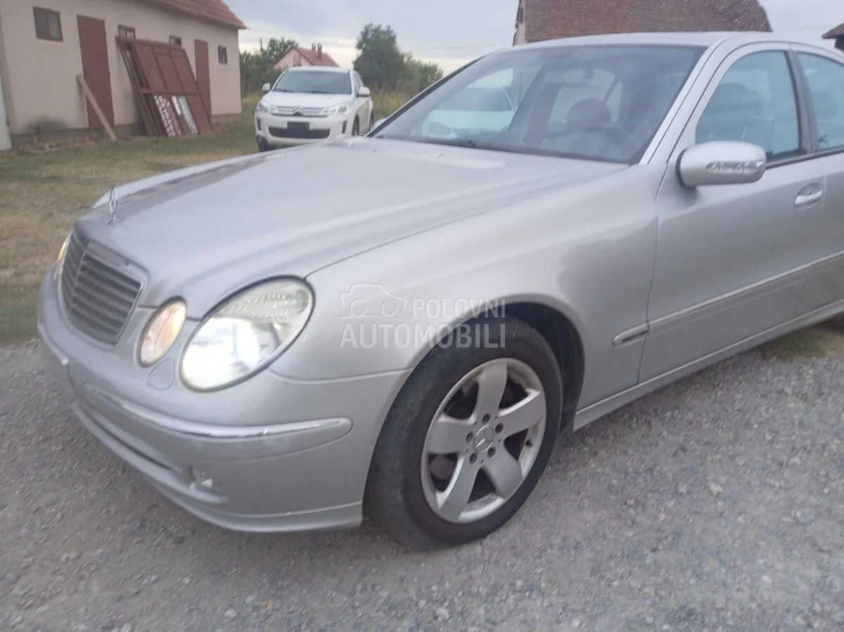 Mercedes-Benz E 220
