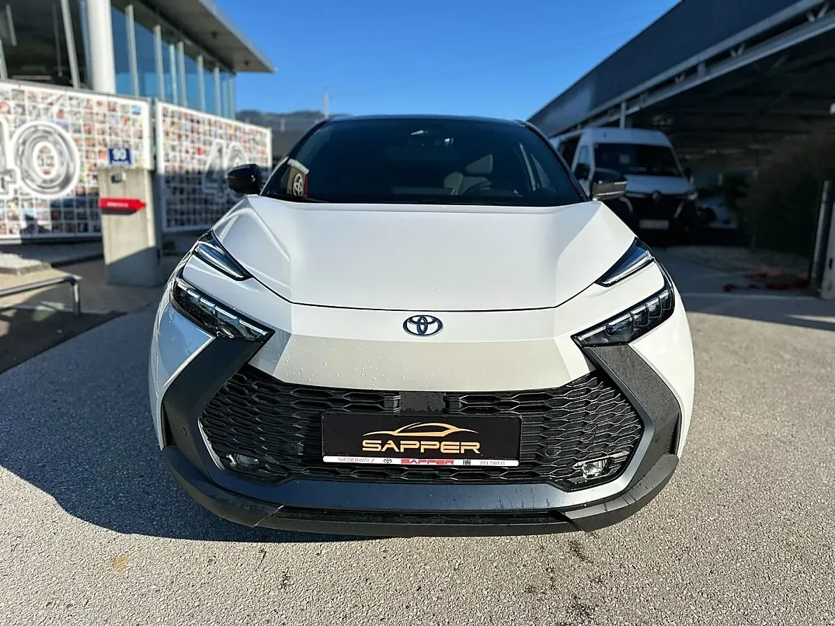 Toyota C-Hr photo 2