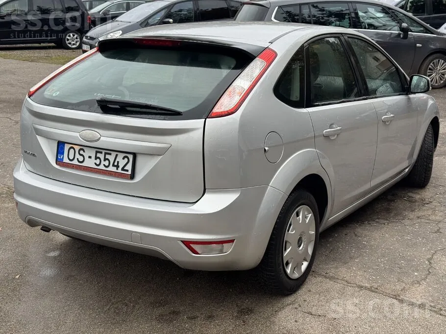 Ford Focus 2009 photo 2