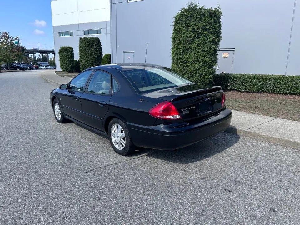 Ford Taurus 2005 photo 3