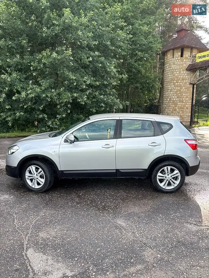Nissan Qashqai 2012 photo 2