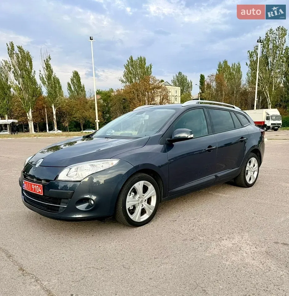 Renault Megane 2011 photo 2