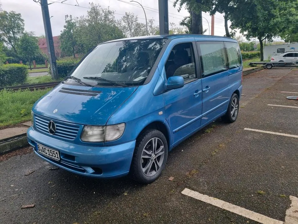 Mercedes-Benz V 220