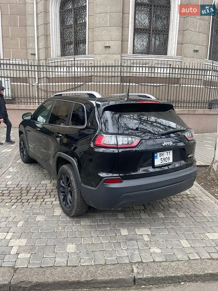 Jeep Cherokee 2018 photo 3