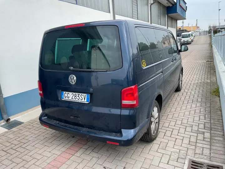 Volkswagen Multivan 2012 photo 3