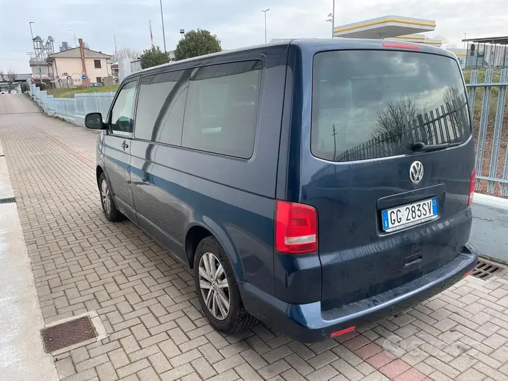 Volkswagen Multivan 2012 photo 4