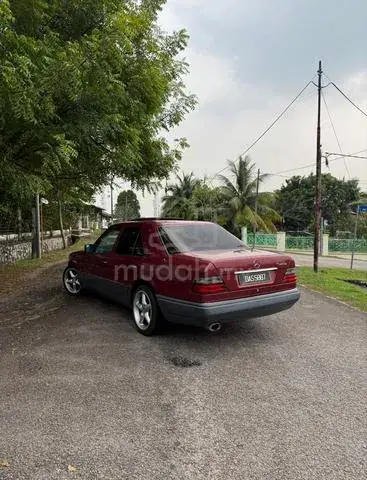 Mercedes-Benz W124