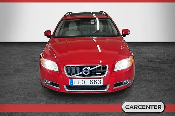 Volvo V70 2010 photo 2