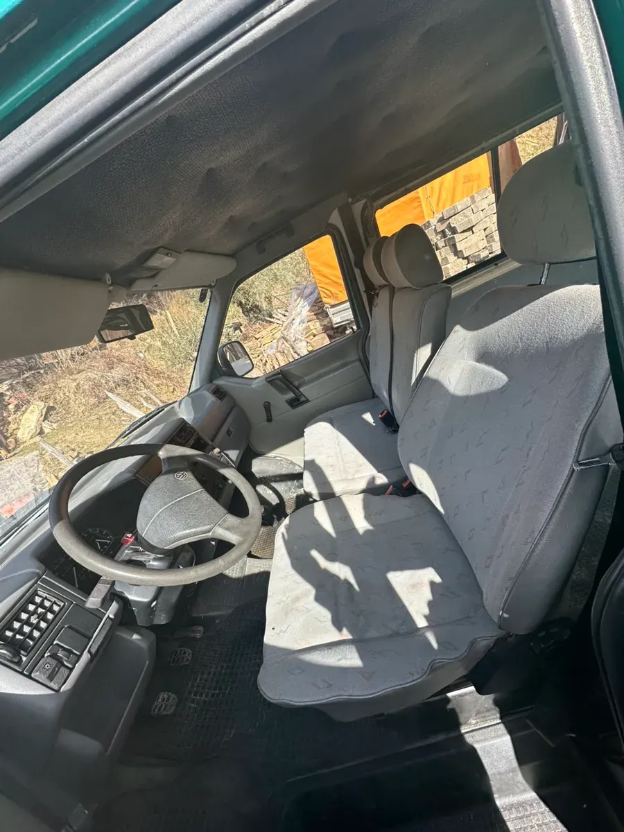 Volkswagen T4 1995 photo 3