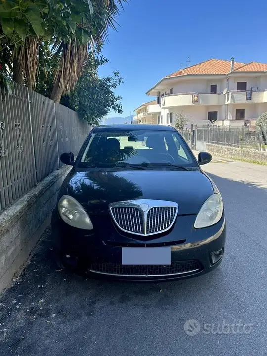 Lancia Ypsilon