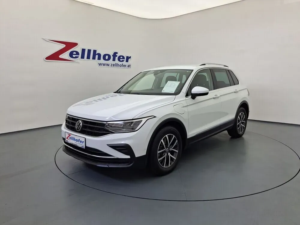 Volkswagen Tiguan 2021 photo 2