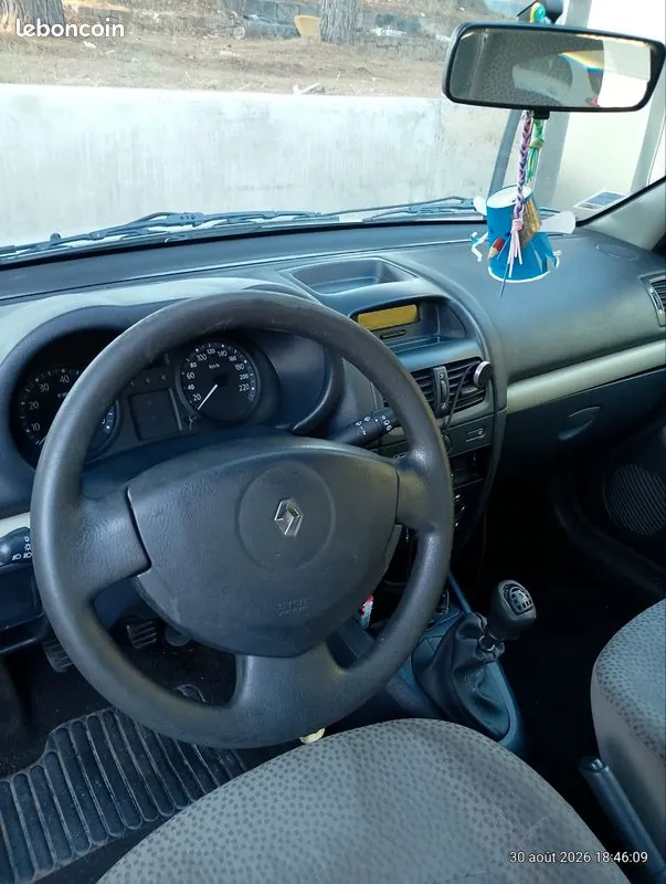 Renault Clio 2005 photo 3